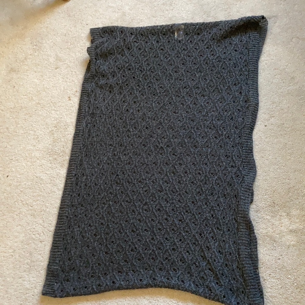 5/20🔴 Gray Knit Loop Scarf Very Soft. Supper Cute - Picture 4 of 4